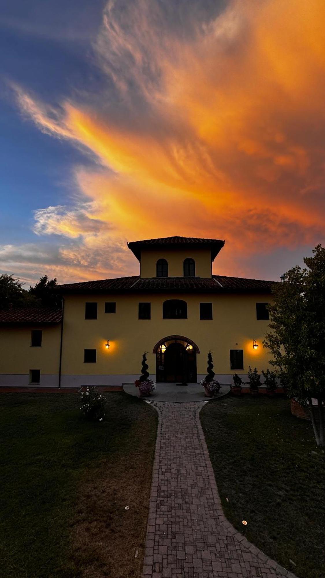 Agriturismo Cascina Cipressa San Romano  Exterior photo
